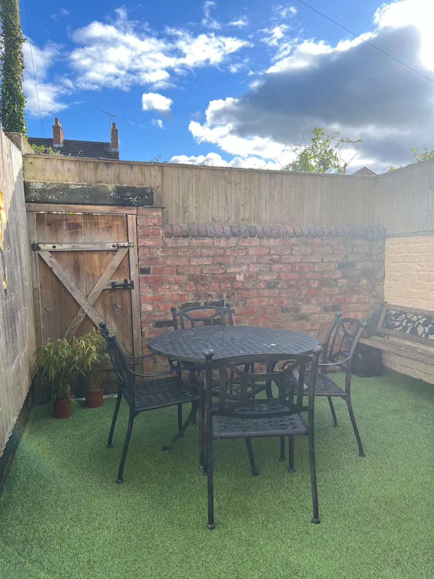 City Of Chester Award Winning Cottage -Pixie Terrace Chester Bagian luar foto